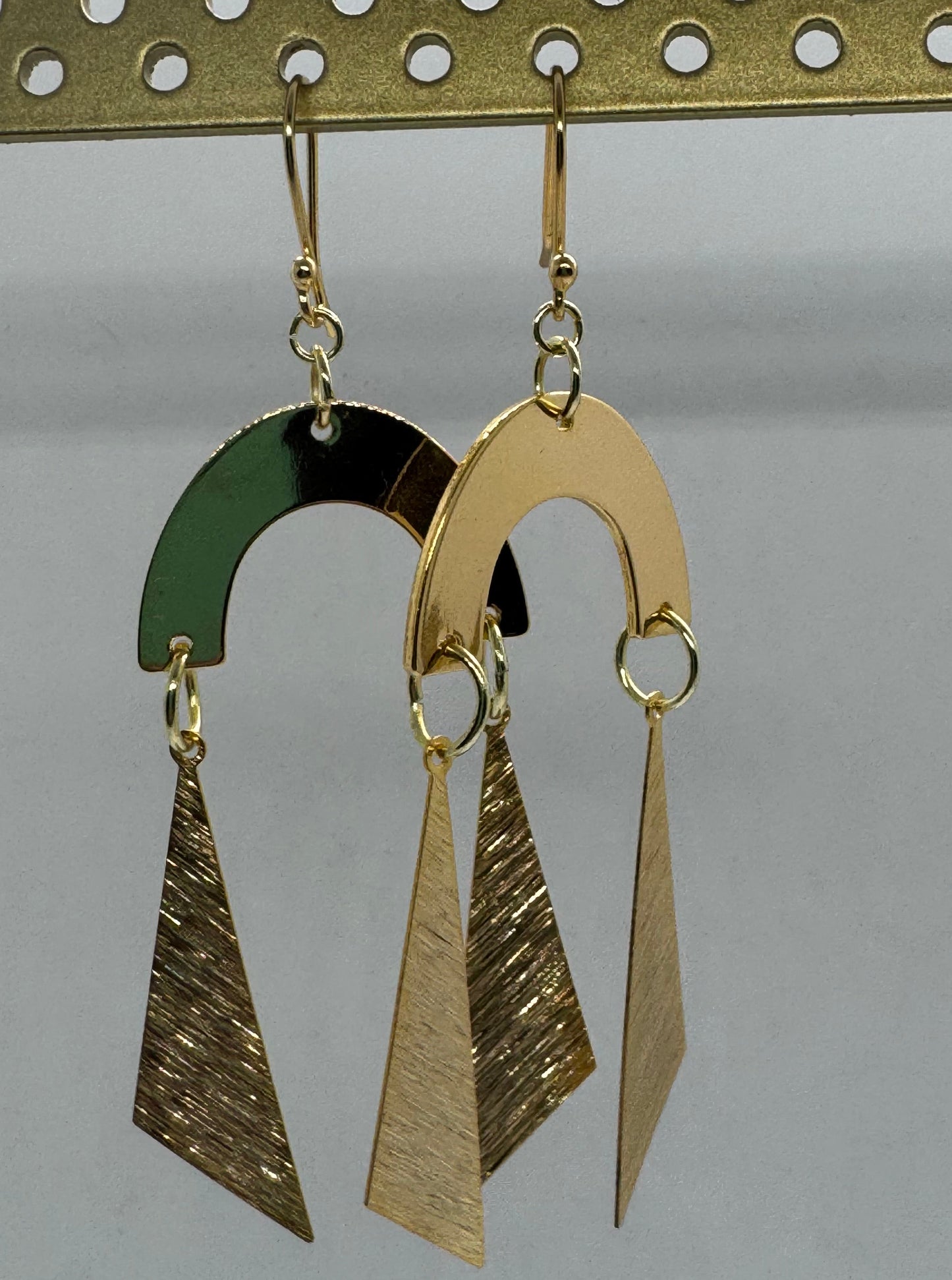 Golden arch geometric dangle earrings
