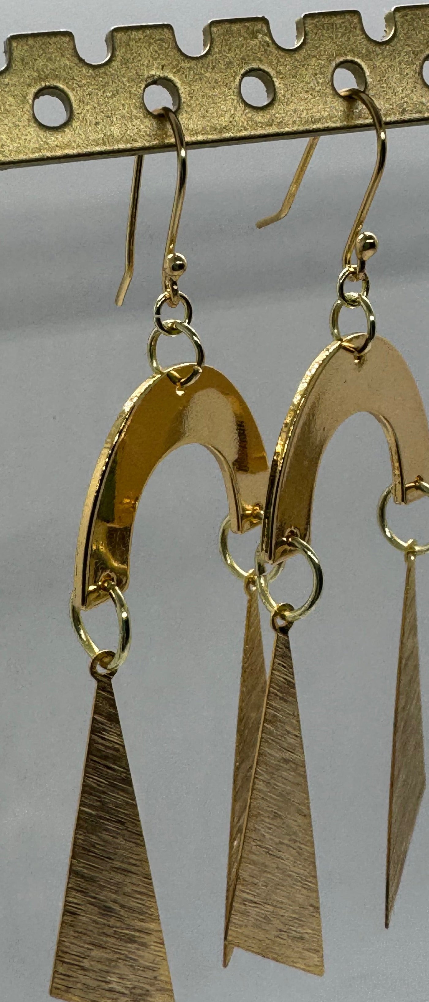 Golden arch geometric dangle earrings
