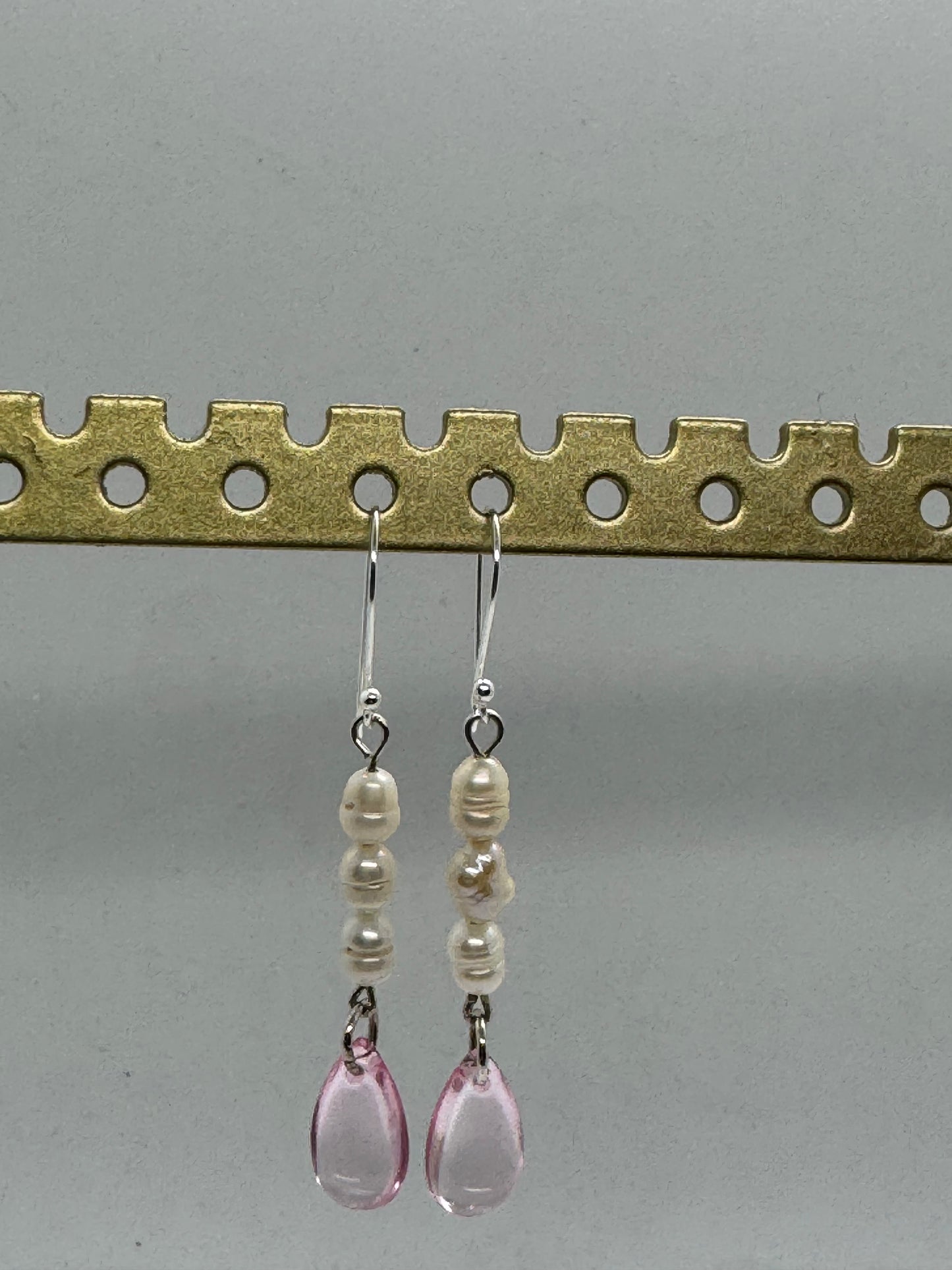 Pink glass and pearl silver earrings