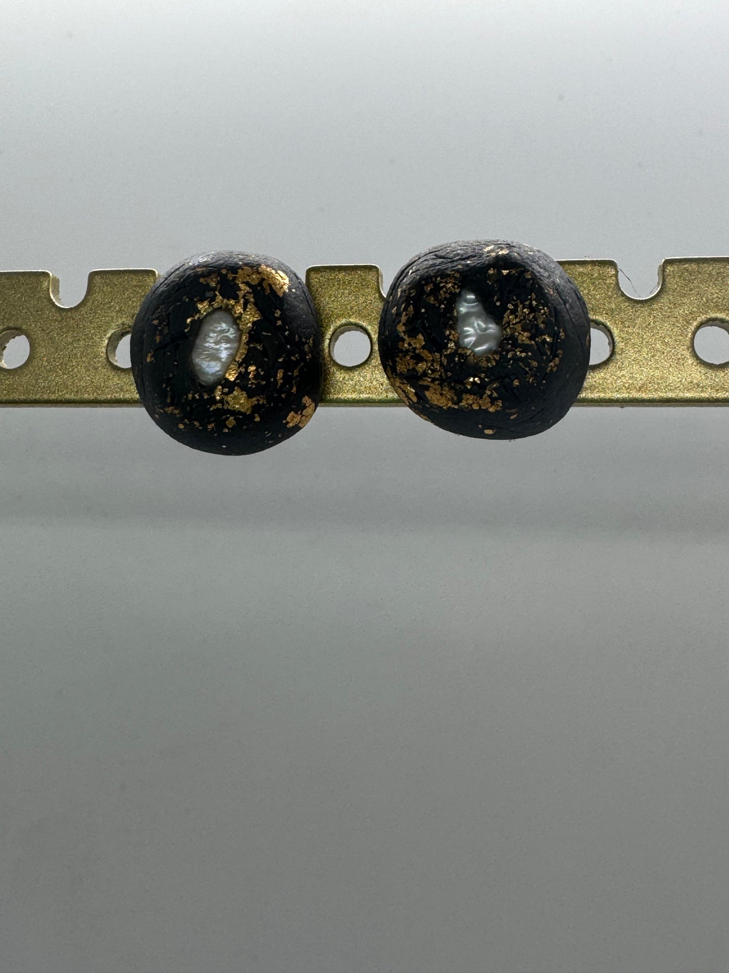 Black pearl clay stud earrings