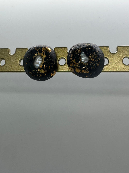 Black pearl clay stud earrings