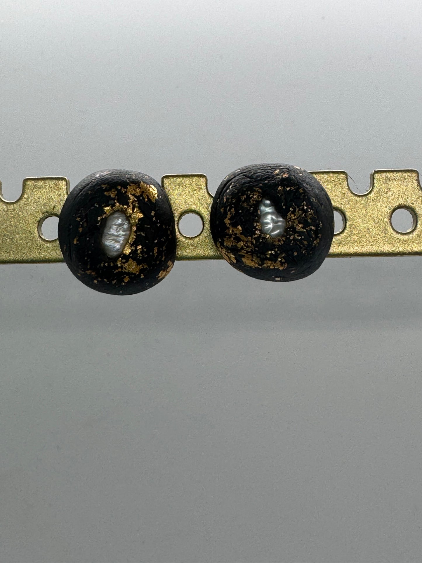 Black pearl clay stud earrings