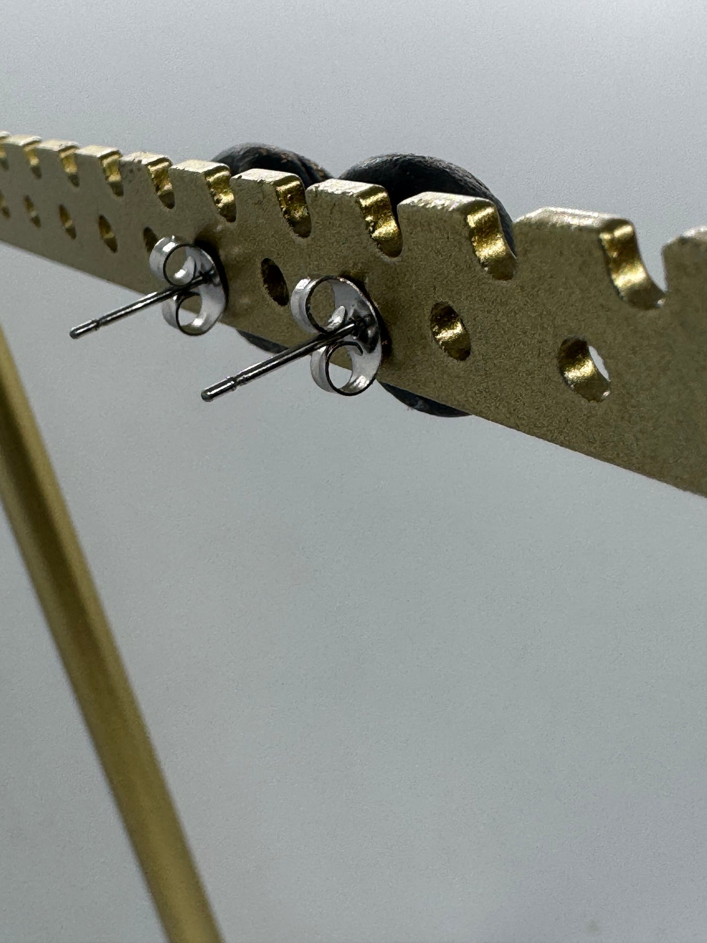 Black pearl clay stud earrings