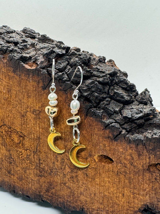 Pearl crescent moon earrings