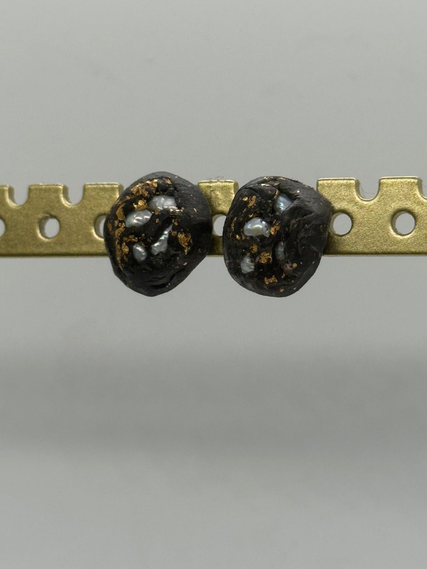 Black pearl clay stud earrings